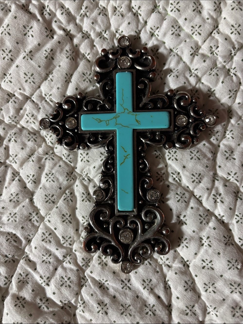 Turquoise Accent Cross Wall Décor pop
